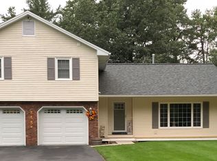 8 Dorset Pl, Queensbury, NY 12804