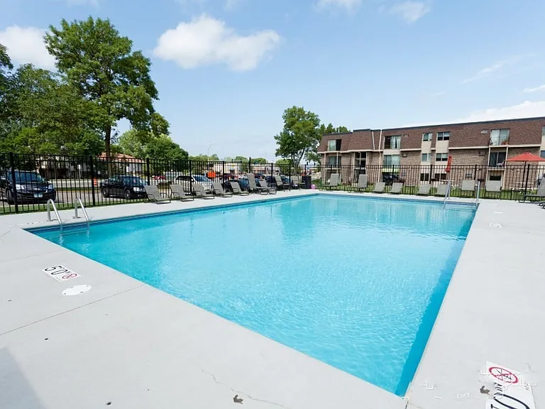 River Ridge Apartments — Photo 104