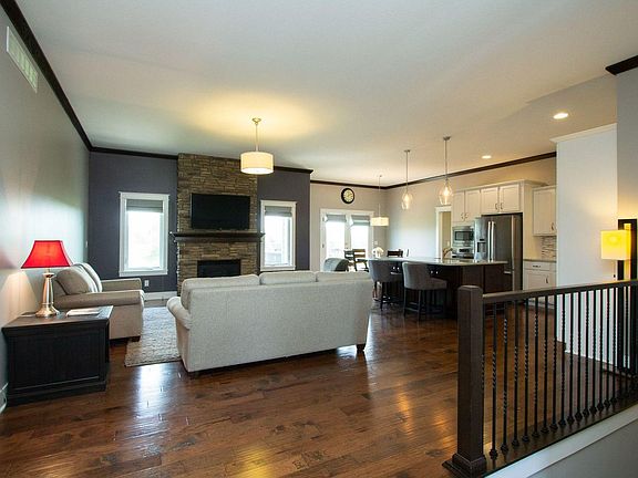 3rd image of 8261 Mercato Ct