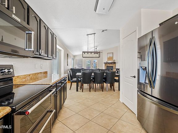 5th image of 105 W DEXTER Way