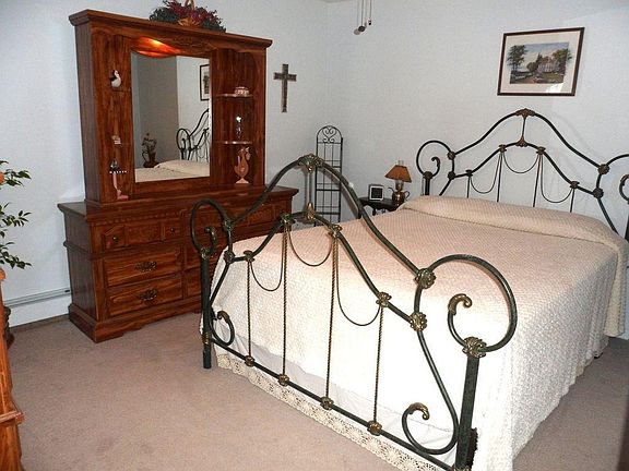 5th image of 41 Village Ct Unit 41