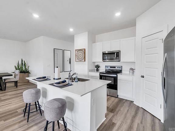 7th image of this home