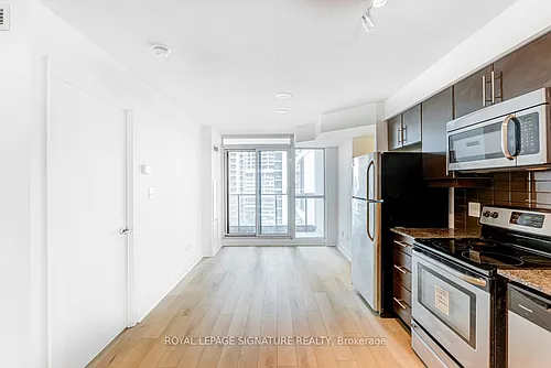 33 Bay St #1205 Photo 1