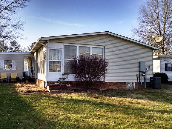 3rd image of 109 River Oak Cir