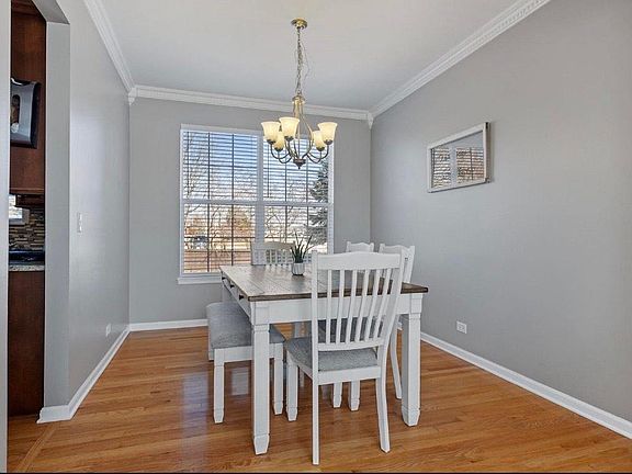 5th image of 879 Meadowridge Dr