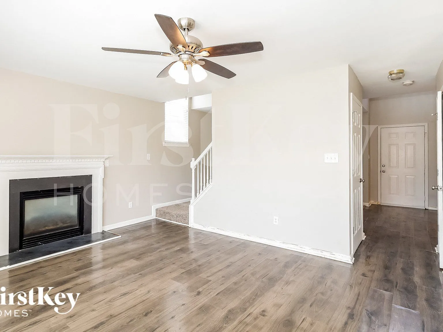 3 bed, 2.5 bath, 1728 sqft, $2,415 — Photo 3