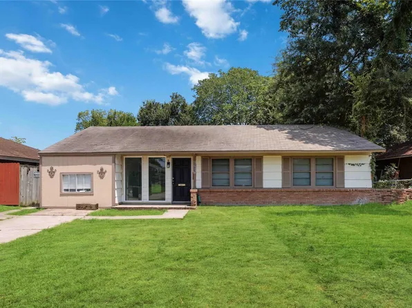 6207 Heron Dr, Houston, TX 77087
