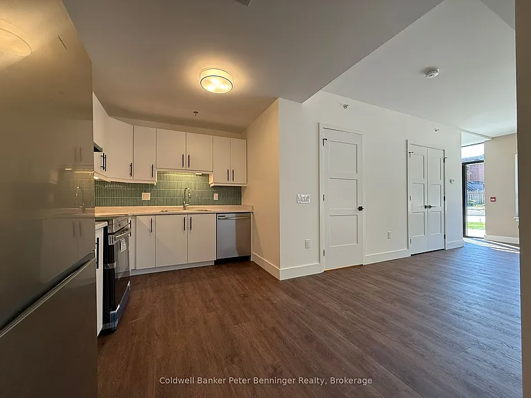 604 Queen St S #109 — Photo 6