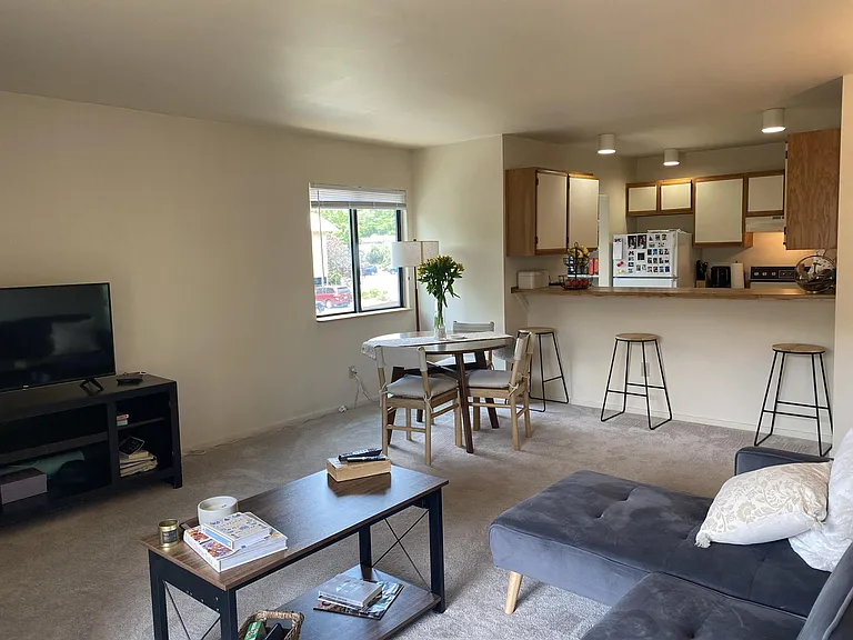 1000 Linden Ave #1 — Photo 10