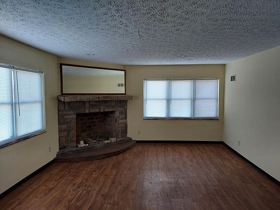 2nd image of 853 E Hudson St #1