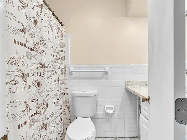 461 SE 19th Ave #B — Photo 22