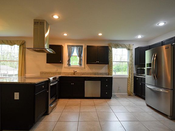 2nd image of 4300 Saunders Ave