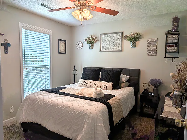 Guest (4th) bedroom on main