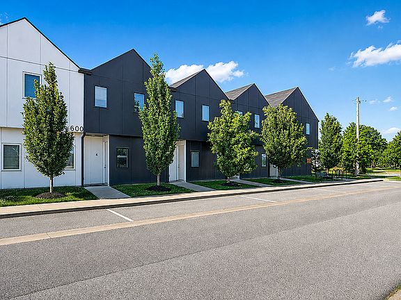 5th image of 301 SW 6th St #601-2