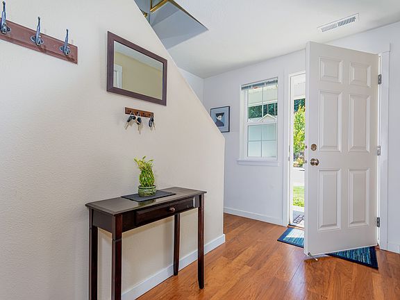 4th image of 7812 NE 60th St