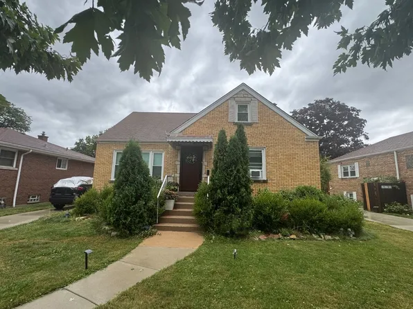 1636 Stratford Ave, Westchester, IL 60154