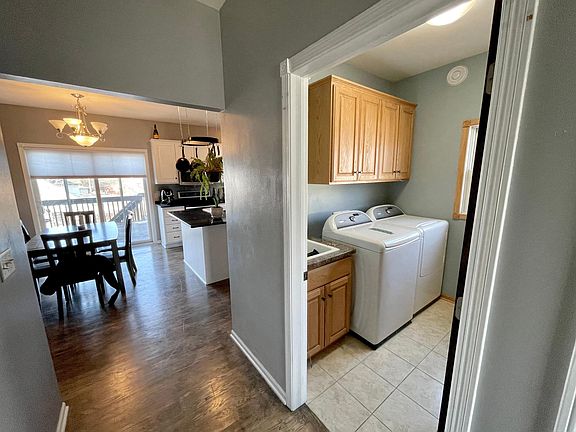 3rd image of 1140 Dresser Ave