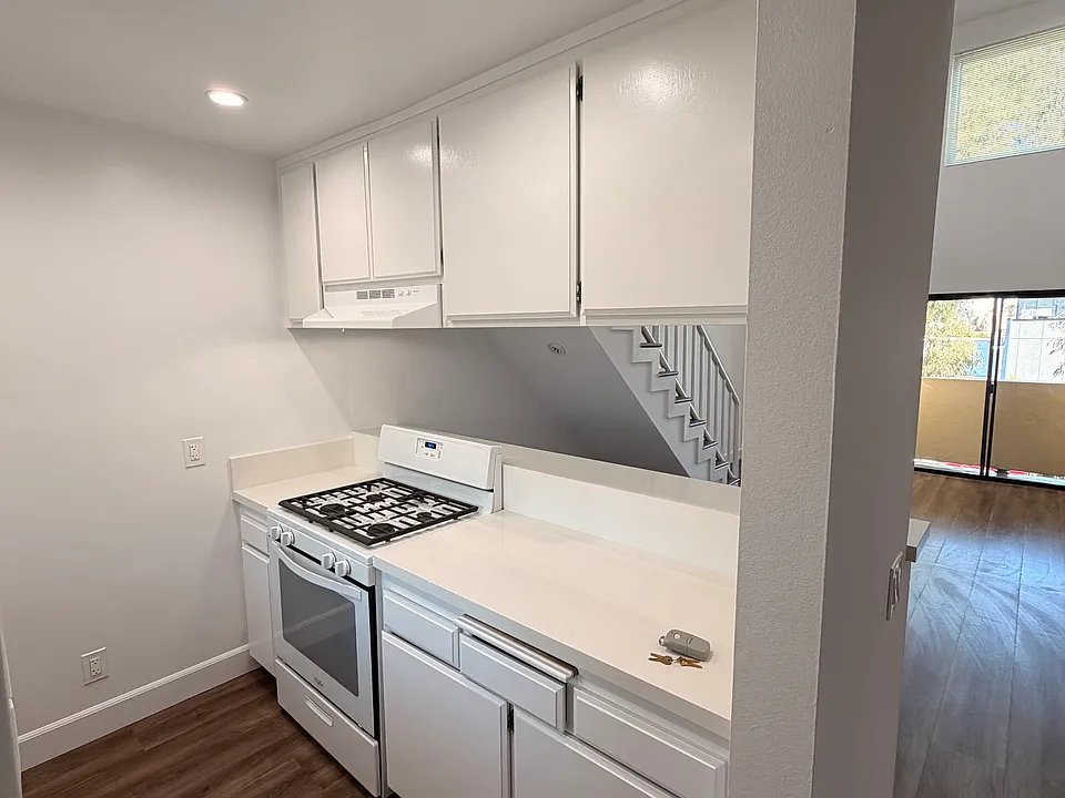 1452 19th St #3D
