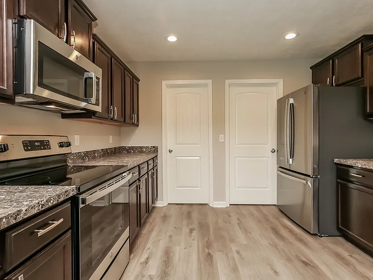 1834 Warmingfield Dr — Photo 7