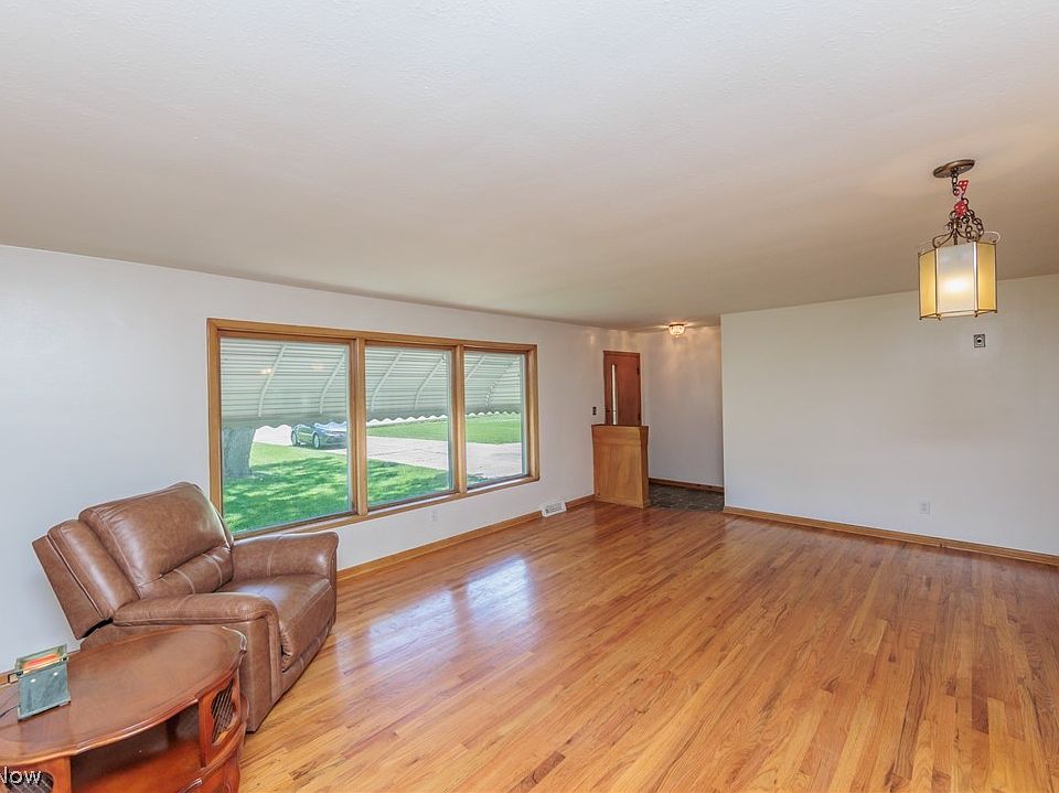 8418 Parkdale Dr, North Royalton, OH 44133 Zillow