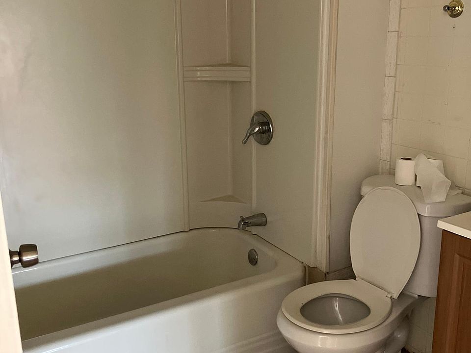 1st image of 10228 Almira Ave