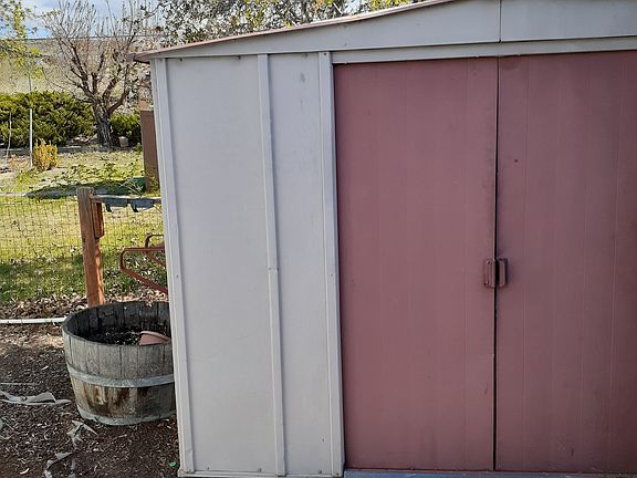 Shed