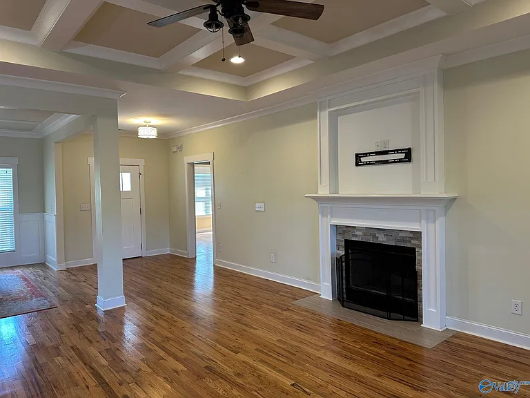 211 Blackoak Dr — Photo 5