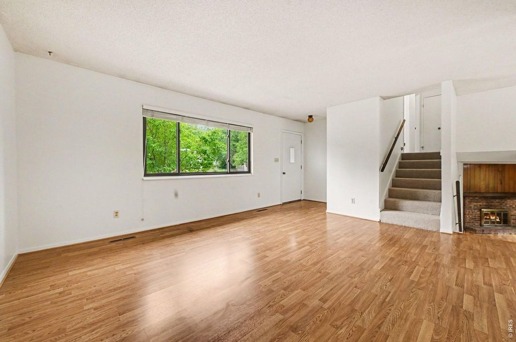 3231 Meadowlark Ave