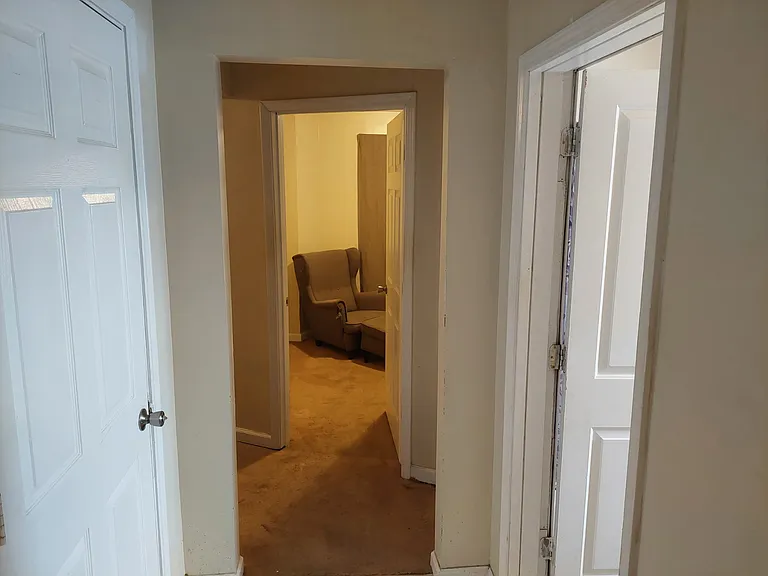 560 Wainwright Ave #2 — Photo 8