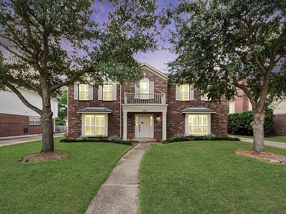 3rd image of 7807 Leaf Point Ct
