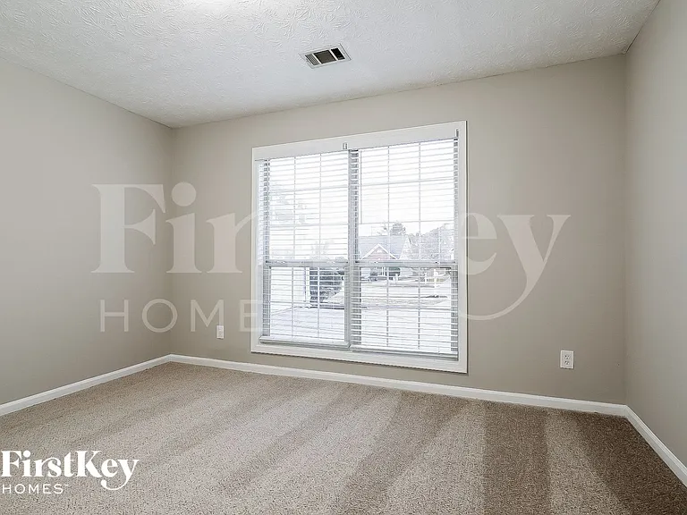 695 Avalon Forest Dr — Photo 12