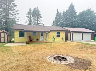 1805 Oak St, Sault Sainte Marie, MI 49783