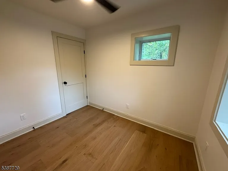 24 Lakeview Point Ave — Photo 17
