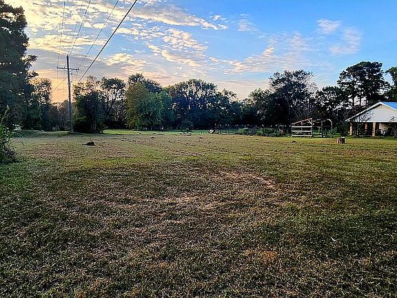 Yard view, hwy side of house