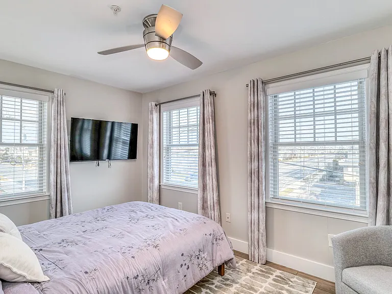 9100 Atlantic Ave #1 — Photo 16