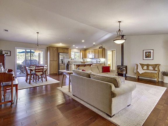 2nd image of 3389 Charito Ln