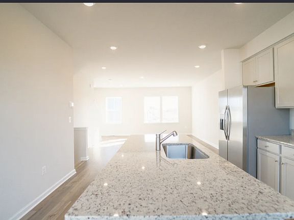 4th image of 103 Brashear Ct