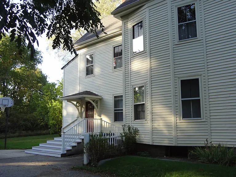 172 E Main St — Photo 9