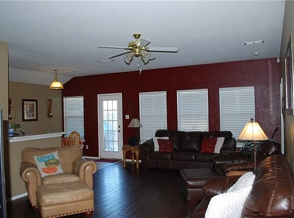 2nd image of 10620 Braewood Dr