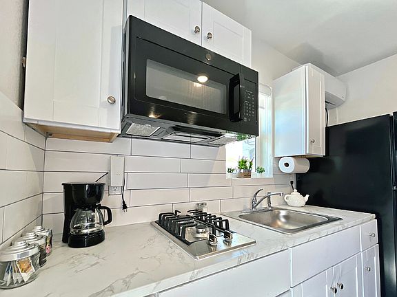 2nd image of 3900 La Luz Ave #B