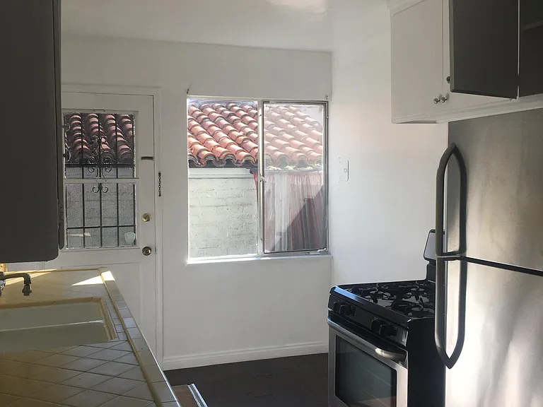 1477 Havenhurst Dr #1 — Photo 12