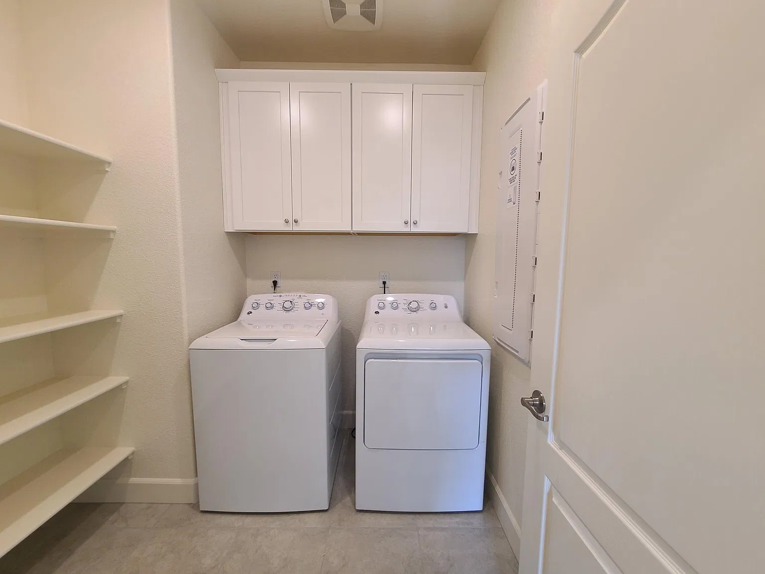 4 bed, 2807 sqft, $3,300 — Photo 4