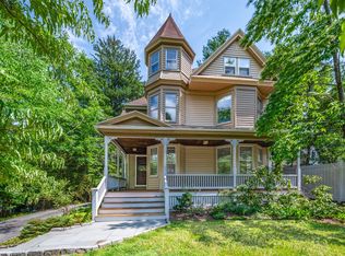 8 Cypress Rd, Wellesley, MA 02481