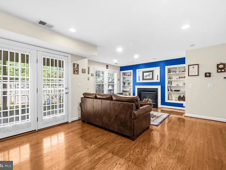 8058 Samuel Wallis St — Photo 9