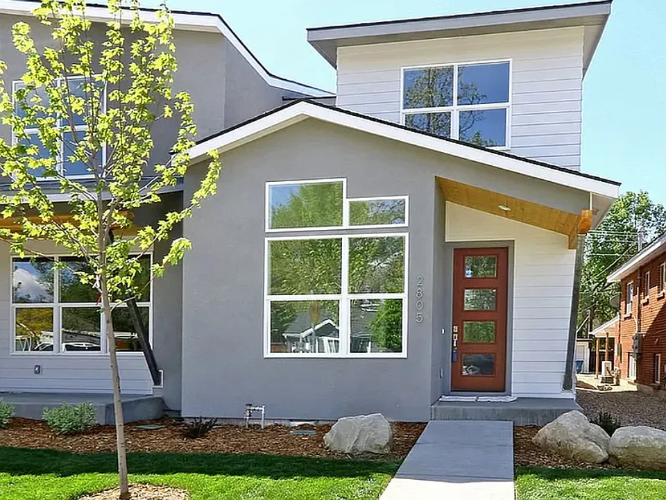2805 W Pleasanton Ave