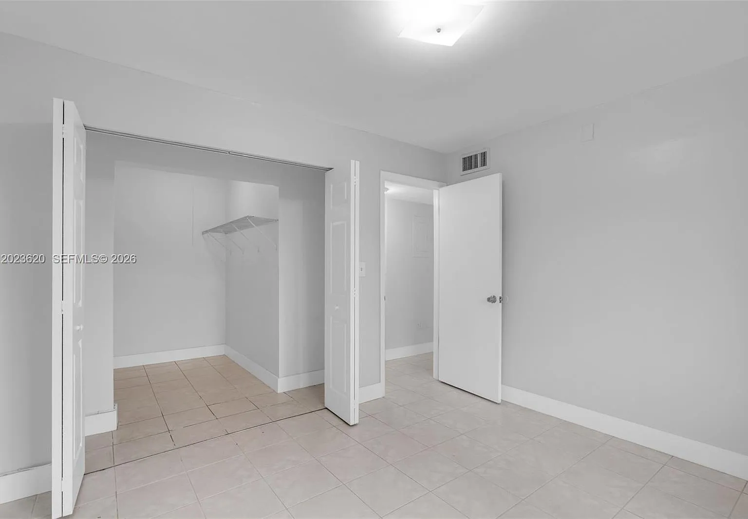 3 bed, 1113 sqft, $3,599 — Photo 4