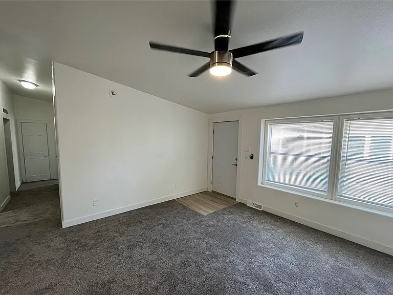 242 N Hooker St — Photo 5