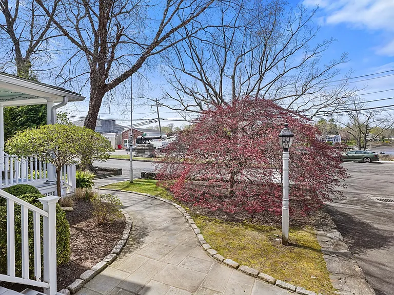 168 Rowayton Ave #A — Photo 22