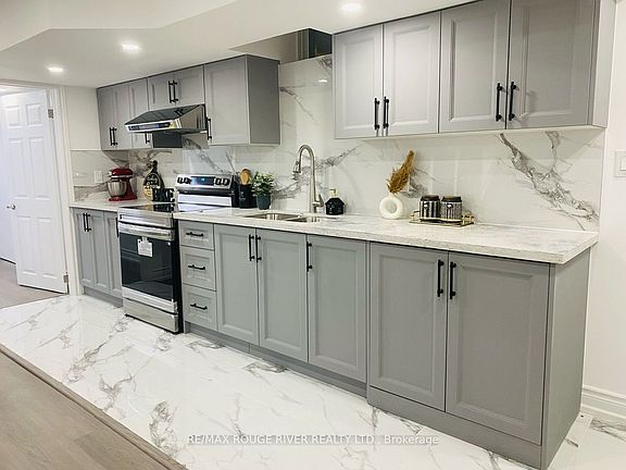 3rd image of 8 Wimbledon Ct