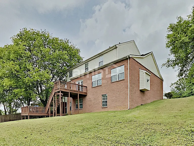 147 Grove Ln — Photo 21